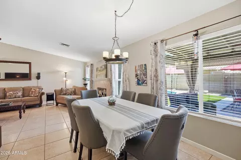 Dining - 4019 E Morrow Dr, Phoenix, AZ 85050 photo 1 of 3