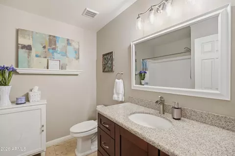 Bath - 4019 E Morrow Dr, Phoenix, AZ 85050 photo 2 of 3