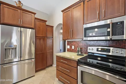 Kitchen - 4019 E Morrow Dr, Phoenix, AZ 85050 photo 3 of 4
