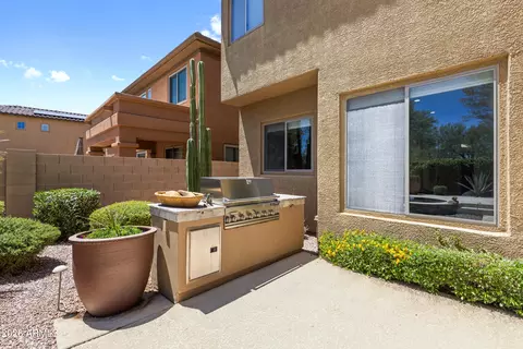 Exterior - 3939 E Crest Ln, Phoenix, AZ 85050 photo 7 of 11