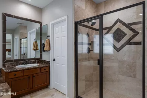 Bath - 3939 E Crest Ln, Phoenix, AZ 85050 photo 4 of 6