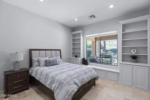 Bedroom - 3939 E Crest Ln, Phoenix, AZ 85050 photo 1 of 7