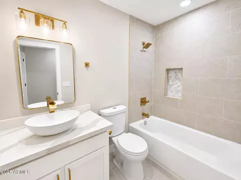 Bath - 3429 W Aster Dr, Phoenix, AZ 85029 photo 1 of 2
