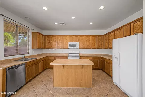 Kitchen - 1447 E Mia Ln, Gilbert, AZ 85298 photo 2 of 4