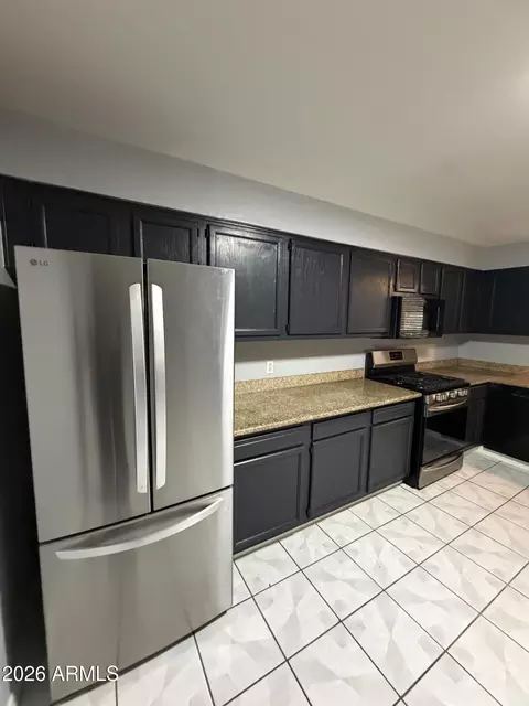 Kitchen - 1111 E Turney Ave #23, Phoenix, AZ 85014 photo 2 of 3