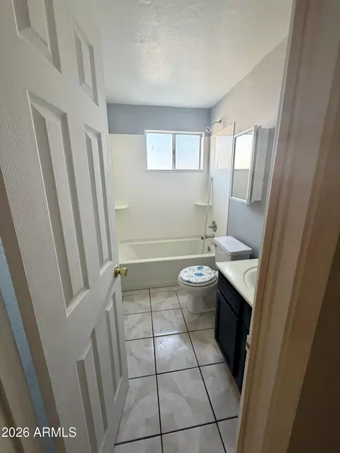 Bath - 1111 E Turney Ave #23, Phoenix, AZ 85014 photo 1 of 1