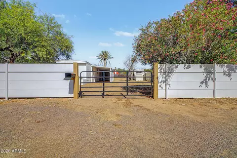 34555 S K Field Rd, Black Canyon City, AZ 85324