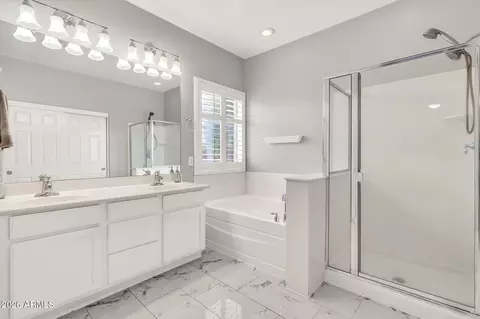 Bath - 10865 E Sentiero Ave, Mesa, AZ 85212 photo 2 of 3