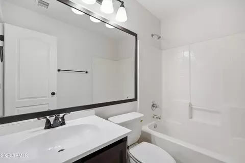 Bath - 3961 E Pinon Ct, Gilbert, AZ 85234 photo 1 of 2