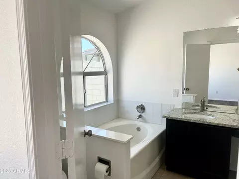 Bath - 108 W Behrend Dr, Phoenix, AZ 85027 photo 2 of 6