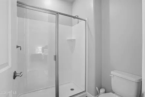 Bath - 2573 E Mayberry Ave, Gilbert, AZ 85297 photo 2 of 6