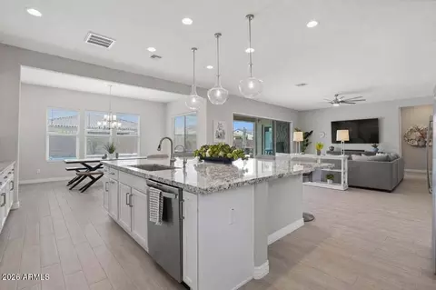 Kitchen - 2573 E Mayberry Ave, Gilbert, AZ 85297 photo 2 of 4
