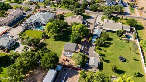 View/Area - 2141 E Melrose St, Gilbert, AZ 85297 photo 9 of 14