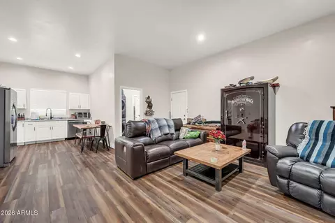 Entry Way - 2141 E Melrose St, Gilbert, AZ 85297 photo 2 of 2