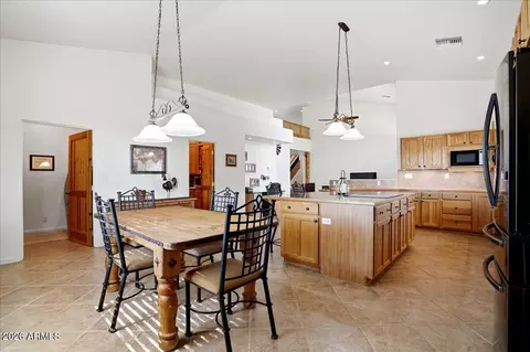 Kitchen - 10315 E Jensen St, Mesa, AZ 85207 photo 5 of 9