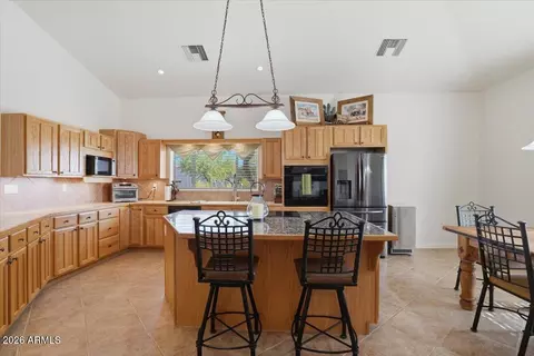 Kitchen - 10315 E Jensen St, Mesa, AZ 85207 photo 6 of 9