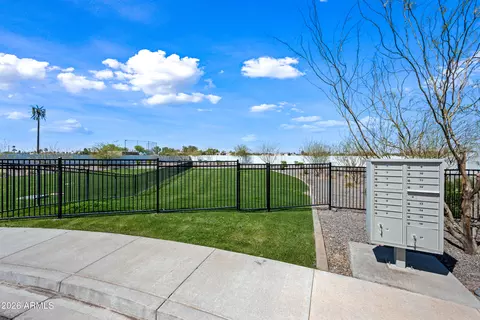 View/Area - 4607 S 23rd Way, Phoenix, AZ 85040 photo 9 of 16
