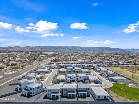 View/Area - 4607 S 23rd Way, Phoenix, AZ 85040 photo 15 of 16