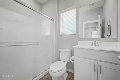 Bath - 8342 N 22nd Ln N, Phoenix, AZ 85021 photo 1 of 2