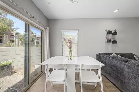 Dining - 8342 N 22nd Ln N, Phoenix, AZ 85021 photo 1 of 1