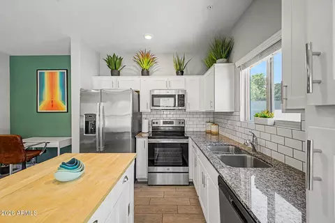 Kitchen - 8342 N 22nd Ln N, Phoenix, AZ 85021 photo 2 of 2