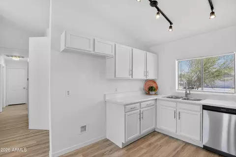 Kitchen - 690 E Osage Ave, Apache Junction, AZ 85119 photo 2 of 2