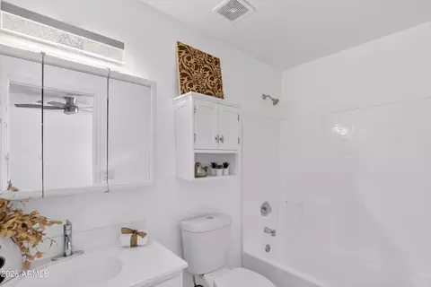 Bath - 690 E Osage Ave, Apache Junction, AZ 85119 photo 2 of 2