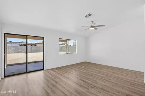 Living - 690 E Osage Ave, Apache Junction, AZ 85119 photo 4 of 7