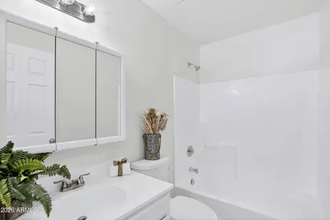 Bath - 690 E Osage Ave, Apache Junction, AZ 85119 photo 1 of 2
