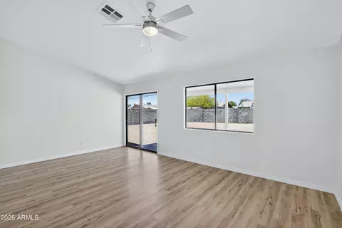 Living - 690 E Osage Ave, Apache Junction, AZ 85119 photo 7 of 7
