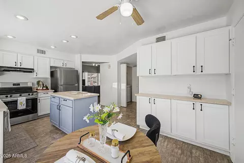 Kitchen - 3825 E Gail Dr, Phoenix, AZ 85044 photo 4 of 4