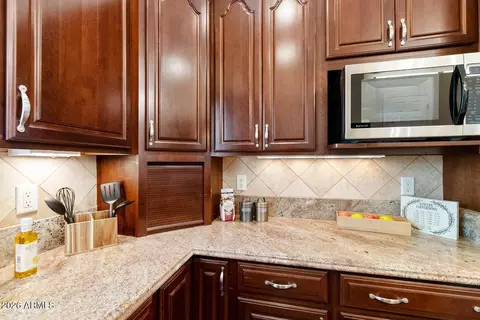 Kitchen - 88 E Toledo Ct, Gilbert, AZ 85295 photo 7 of 12