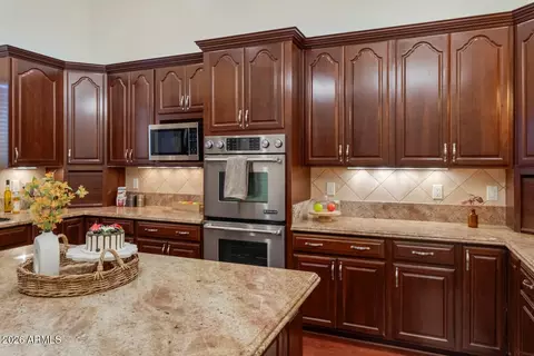 Kitchen - 88 E Toledo Ct, Gilbert, AZ 85295 photo 5 of 12