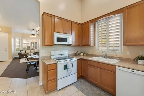 Kitchen - 88 E Toledo Ct, Gilbert, AZ 85295 photo 10 of 12