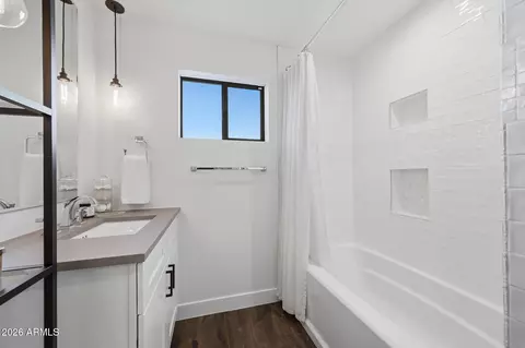 Bath - 2219 E Palmaire Ave, Phoenix, AZ 85020 photo 7 of 7