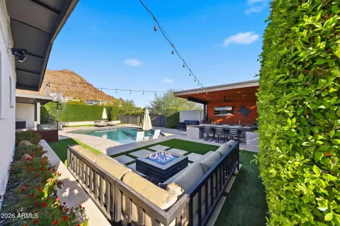 Exterior - 2219 E Palmaire Ave, Phoenix, AZ 85020 photo 6 of 12
