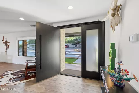 Entry Way - 2219 E Palmaire Ave, Phoenix, AZ 85020 photo 2 of 3
