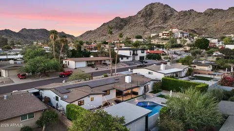 View/Area - 2219 E Palmaire Ave, Phoenix, AZ 85020 photo 2 of 3