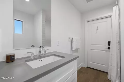 Bath - 2219 E Palmaire Ave, Phoenix, AZ 85020 photo 4 of 7