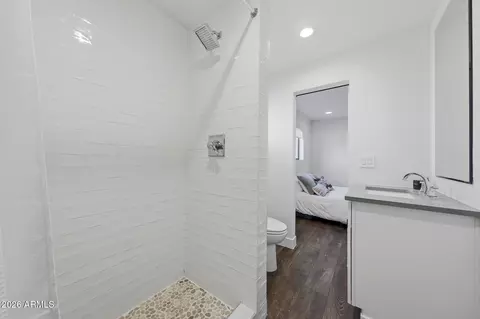 Bath - 2219 E Palmaire Ave, Phoenix, AZ 85020 photo 5 of 7