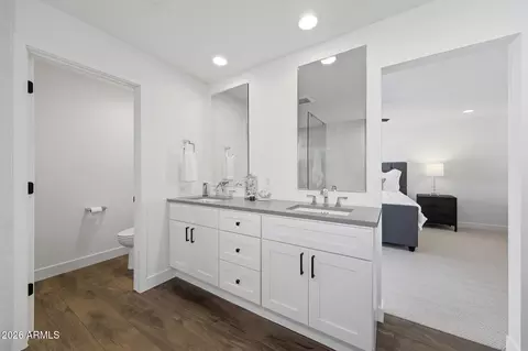 Bath - 2219 E Palmaire Ave, Phoenix, AZ 85020 photo 3 of 7