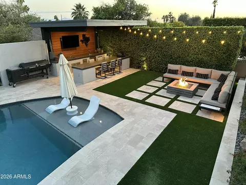 Exterior - 2219 E Palmaire Ave, Phoenix, AZ 85020 photo 2 of 12