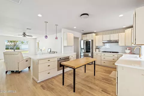 Kitchen - 4234 Earll Dr, Phoenix, AZ 85018 photo 3 of 4