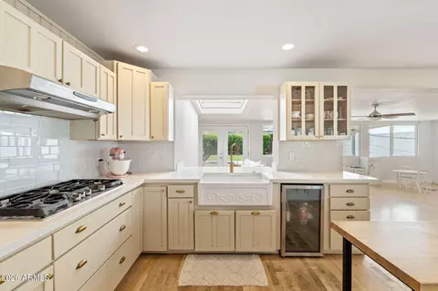Kitchen - 4234 Earll Dr, Phoenix, AZ 85018 photo 1 of 4