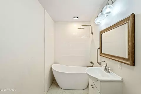 Bath - 4234 Earll Dr, Phoenix, AZ 85018 photo 6 of 7