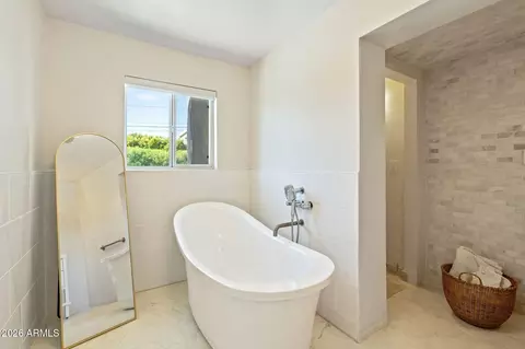 Bath - 4234 Earll Dr, Phoenix, AZ 85018 photo 1 of 7