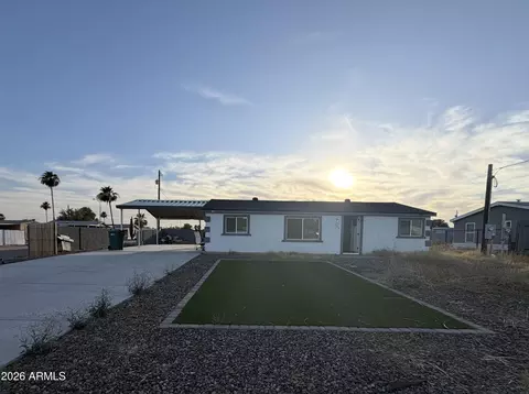306 N Hawes Rd, Mesa, AZ 85207