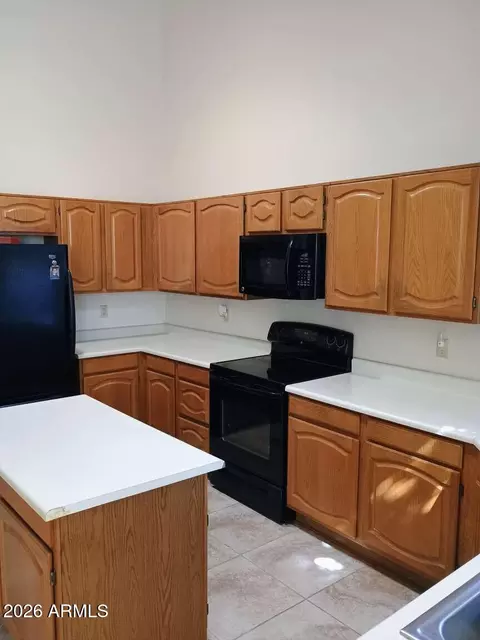 Kitchen - 9625 S Forest Ave, Tempe, AZ 85284 photo 3 of 8