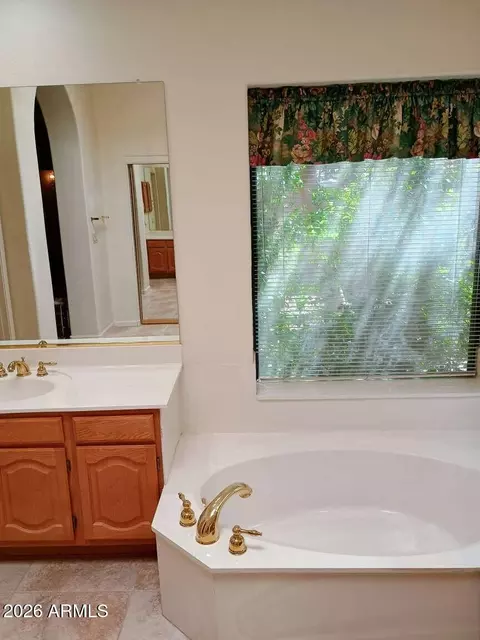 Bath - 9625 S Forest Ave, Tempe, AZ 85284 photo 5 of 10
