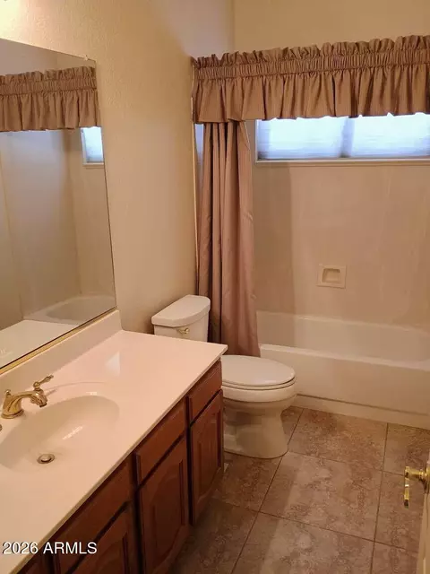 Bath - 9625 S Forest Ave, Tempe, AZ 85284 photo 8 of 10